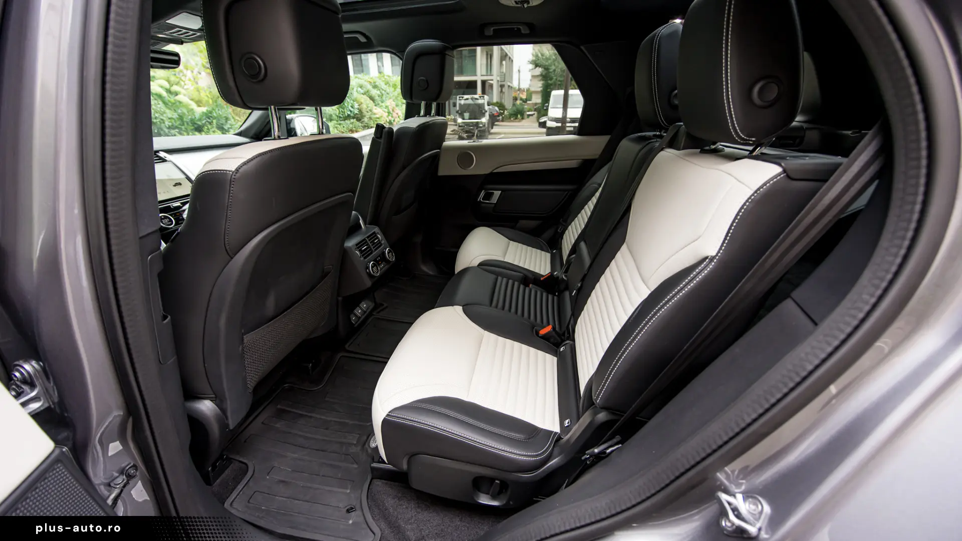 Land Rover Discovery 5 Dynamic SE D300 AWD