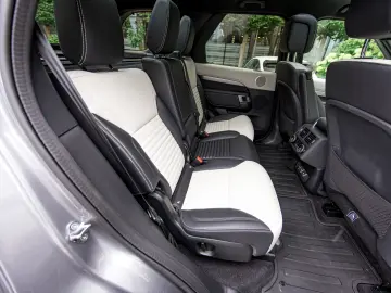 Land Rover Discovery 5 Dynamic SE D300 AWD