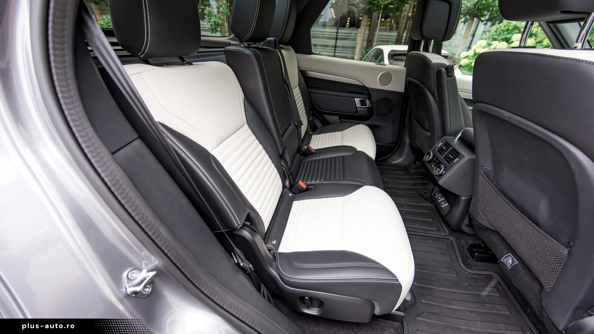 Land Rover Discovery 5 Dynamic SE D300 AWD