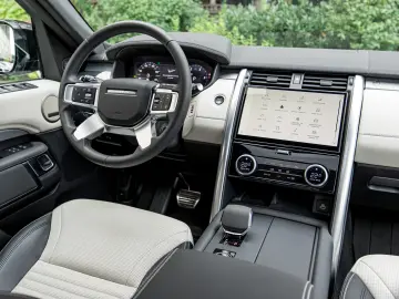 Land Rover Discovery 5 Dynamic SE D300 AWD