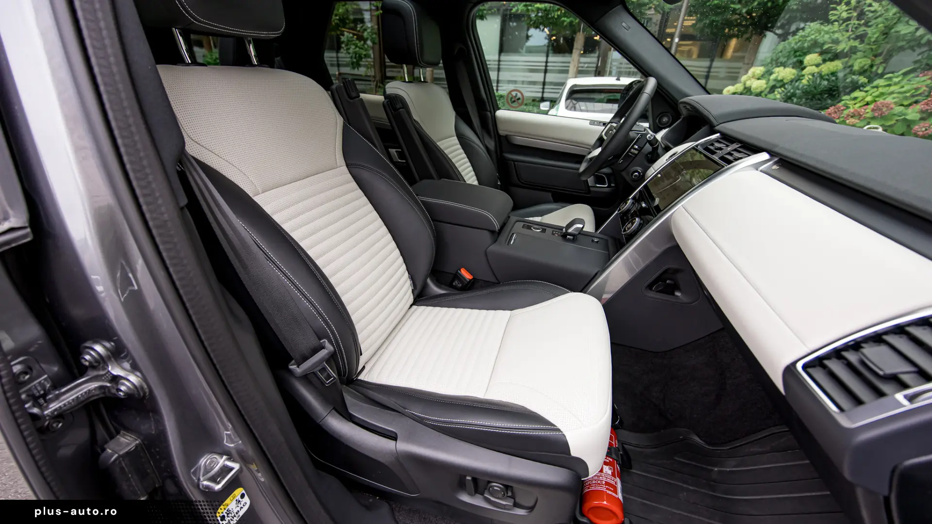 Land Rover Discovery 5 Dynamic SE D300 AWD
