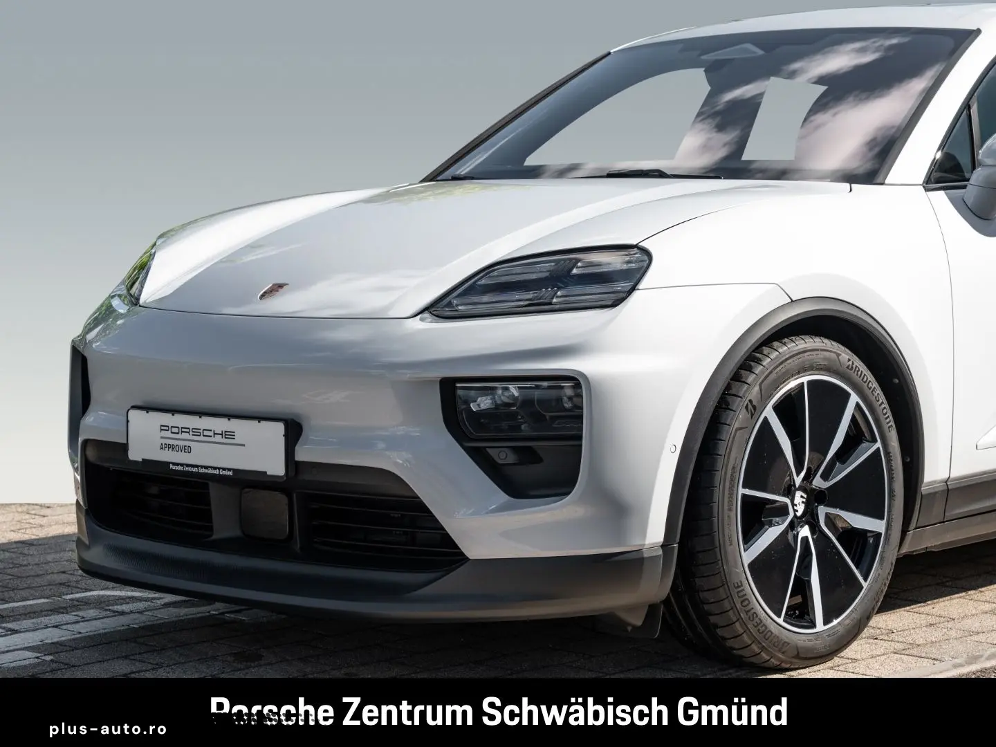 PORSCHE Macan 4 InnoDrive Surround-View BOSE PASM 21-Zol