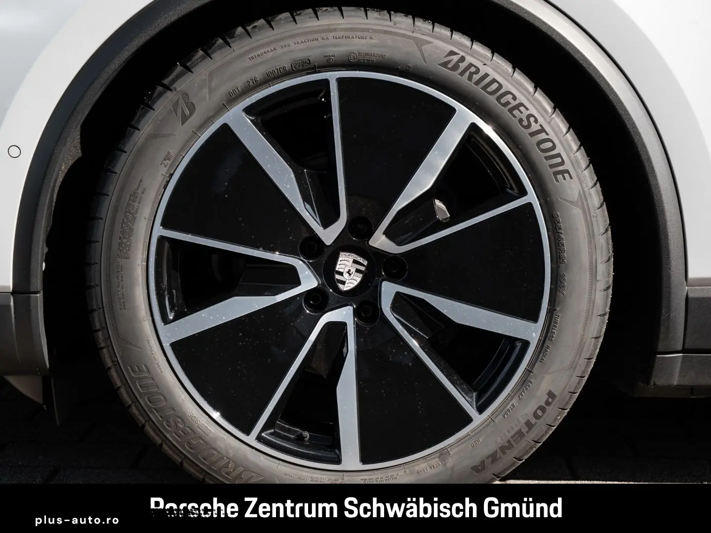 PORSCHE Macan 4 InnoDrive Surround-View BOSE PASM 21-Zol