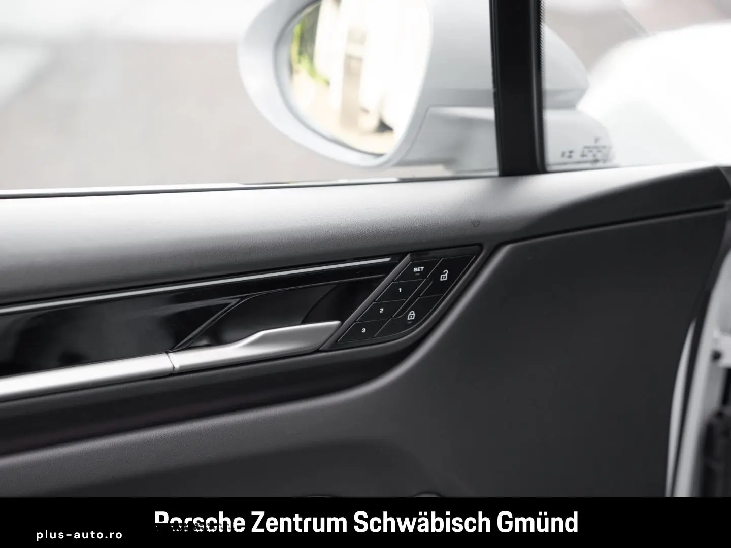 PORSCHE Macan 4 InnoDrive Surround-View BOSE PASM 21-Zol