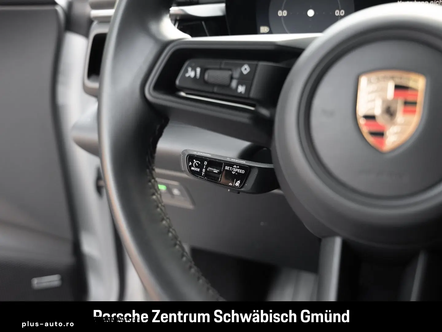 PORSCHE Macan 4 InnoDrive Surround-View BOSE PASM 21-Zol