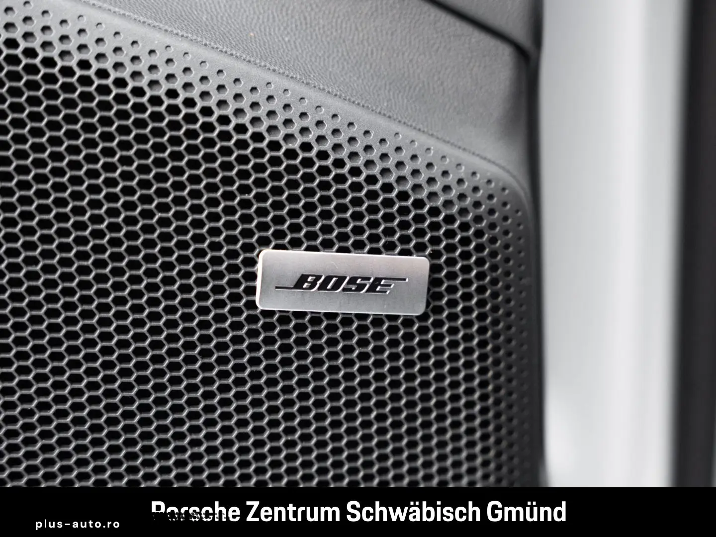 PORSCHE Macan 4 InnoDrive Surround-View BOSE PASM 21-Zol