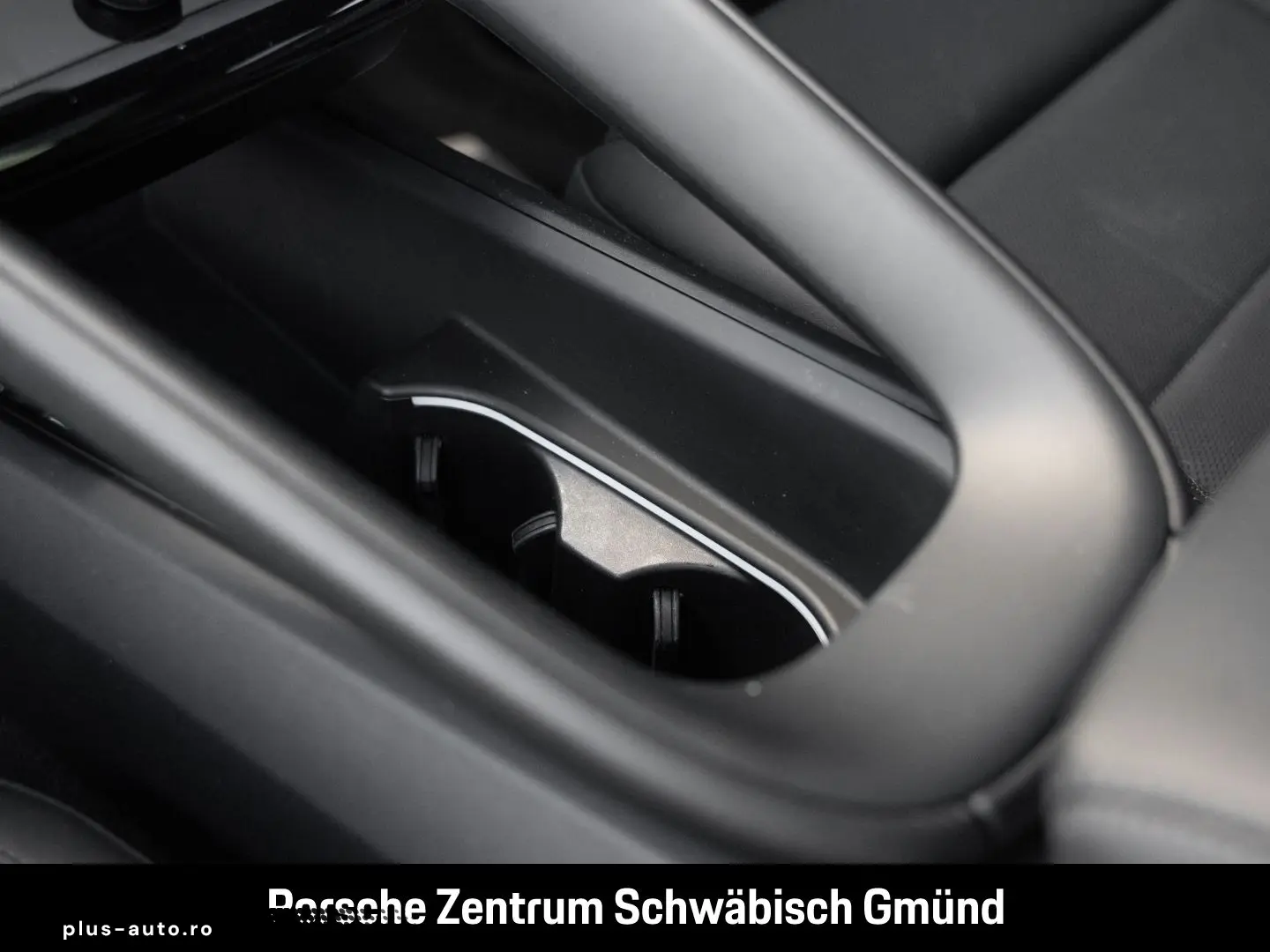 PORSCHE Macan 4 InnoDrive Surround-View BOSE PASM 21-Zol