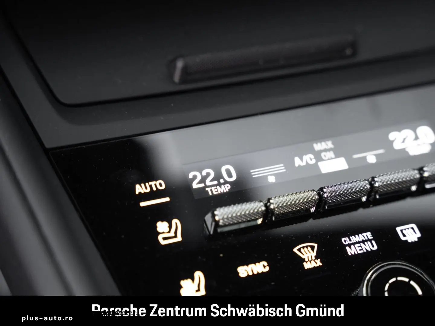 PORSCHE Macan 4 InnoDrive Surround-View BOSE PASM 21-Zol