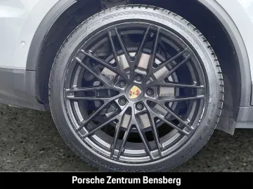 PORSCHE Macan 4 Electric