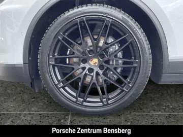 PORSCHE Macan 4 Electric