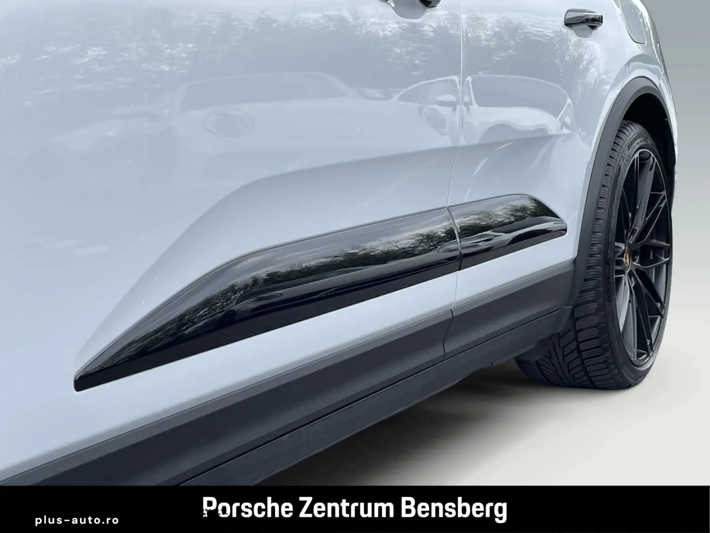 PORSCHE Macan 4 Electric