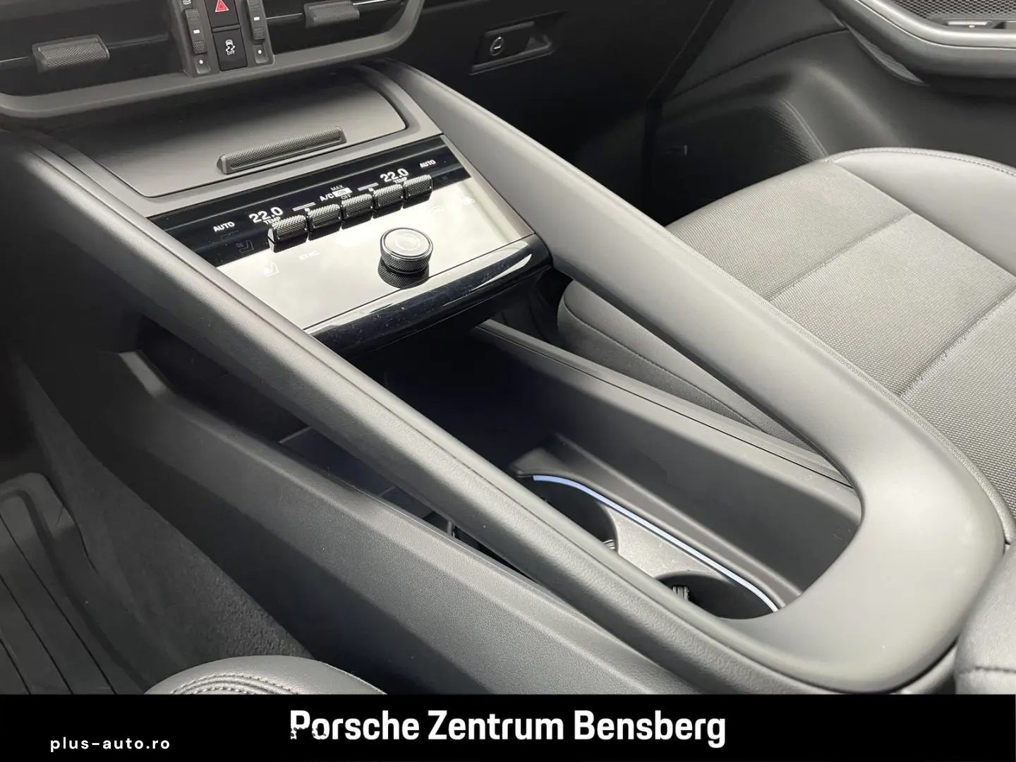 PORSCHE Macan 4 Electric