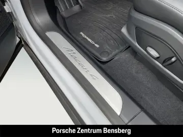 PORSCHE Macan 4 Electric