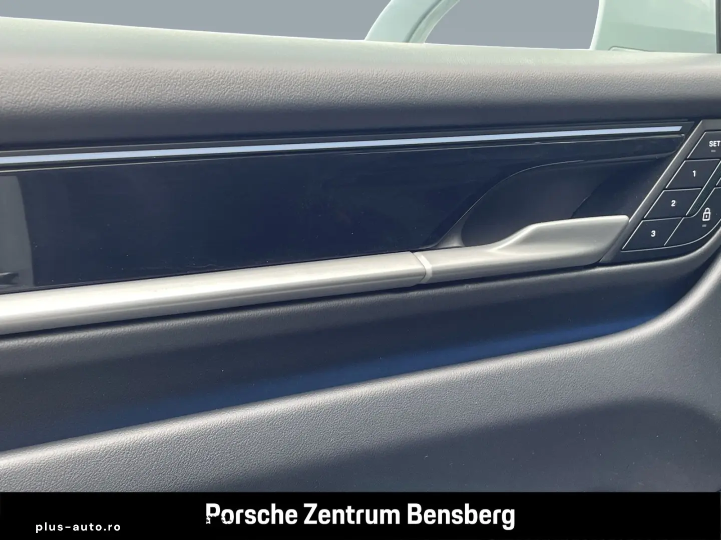 PORSCHE Macan 4 Electric