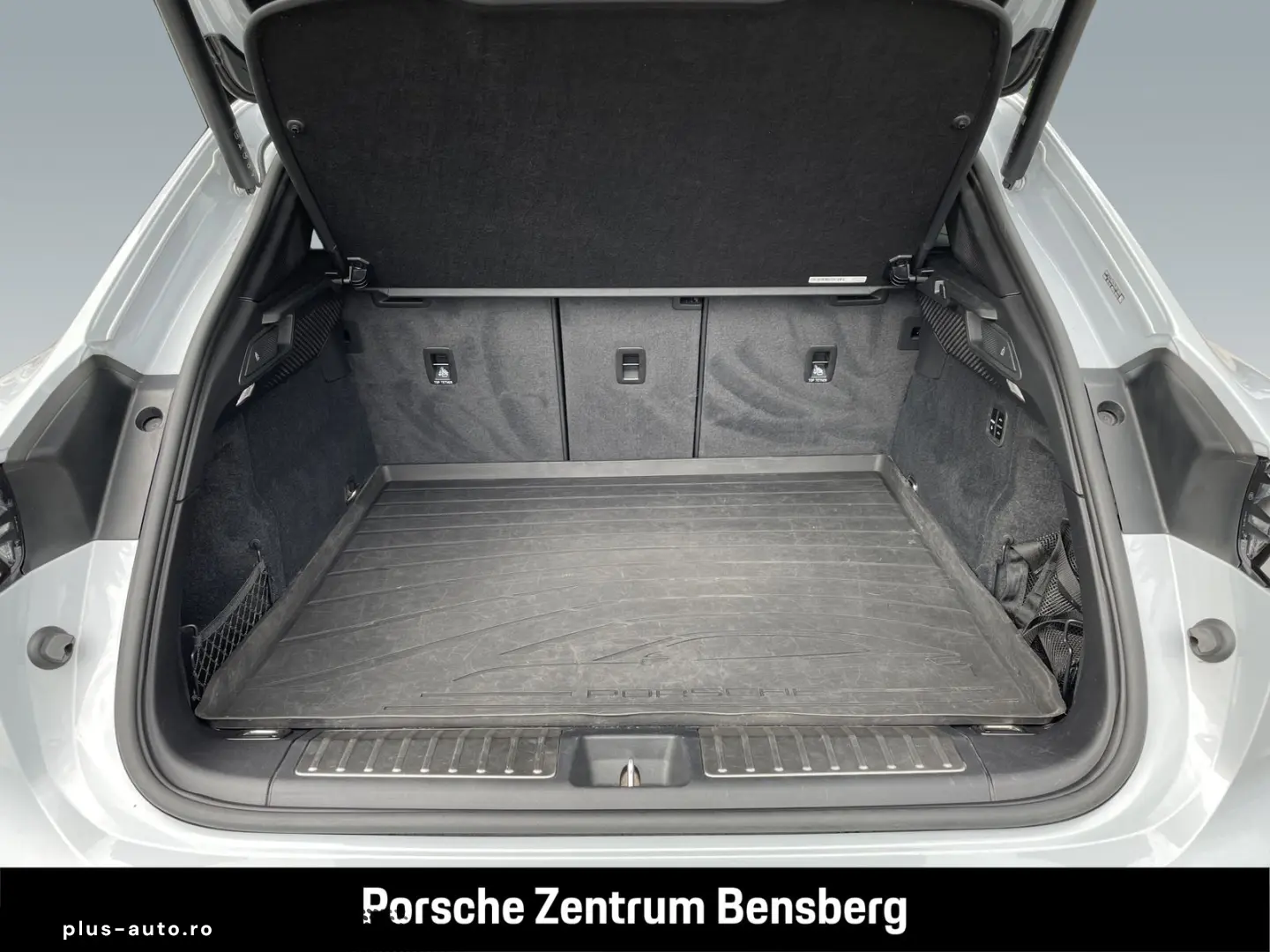 PORSCHE Macan 4 Electric