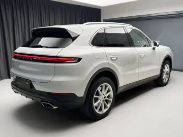 PORSCHE CAYENNE E-HYBRID