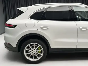 PORSCHE CAYENNE E-HYBRID