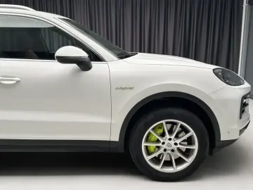 PORSCHE CAYENNE E-HYBRID