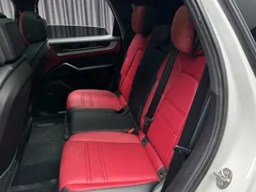 PORSCHE CAYENNE E-HYBRID