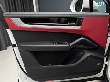 PORSCHE CAYENNE E-HYBRID