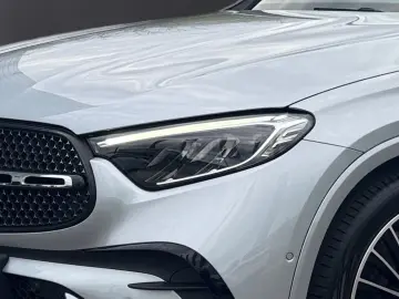 MERCEDES-BENZ GLC 300 d 4Matic AMG NGHT AHK STANDHZ PANO 360