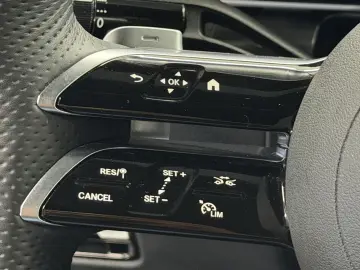 MERCEDES-BENZ GLC 200 Coupe 4M AMG LinePremium  360  HUD 1.H