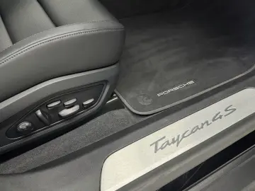 PORSCHE Taycan 4S Perf.  2xDisplay Matrix Pano 360  BOSE