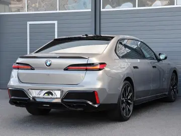 BMW 760i xDrive M Crystal SkyLounge B&W HUD ACC 360