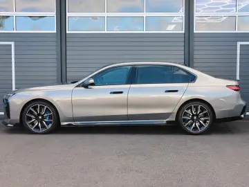 BMW 760i xDrive M Crystal SkyLounge B&W HUD ACC 360