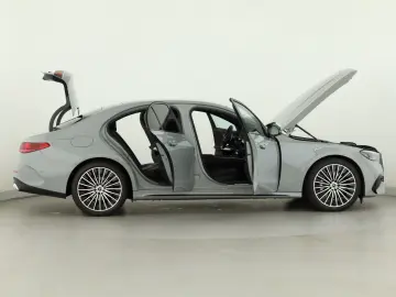 MERCEDES-BENZ E 220 d 4M  AMG Dig.Light HUD Leder Su…