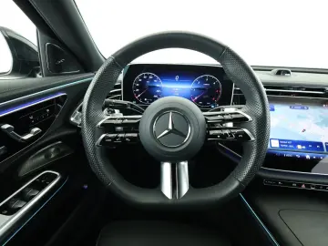 MERCEDES-BENZ E 220 d 4M  AMG Dig.Light HUD Leder Su…