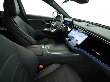 MERCEDES-BENZ E 220 d 4M  AMG Dig.Light HUD Leder Su…