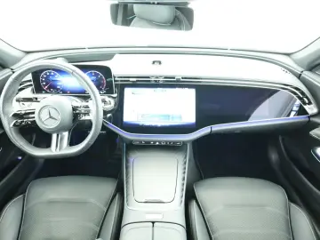 MERCEDES-BENZ E 220 d 4M  AMG Dig.Light HUD Leder Su…