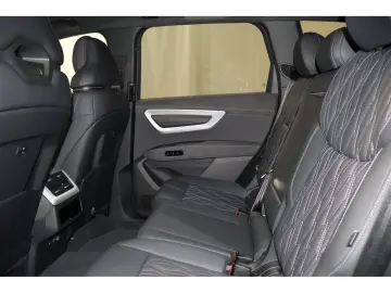 Audi Q7 SUV TDI quattro 220 kW tiptronic HUD AHK Pano