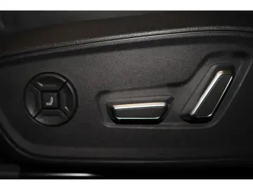 Audi Q7 SUV TDI quattro 220 kW tiptronic HUD AHK Pano