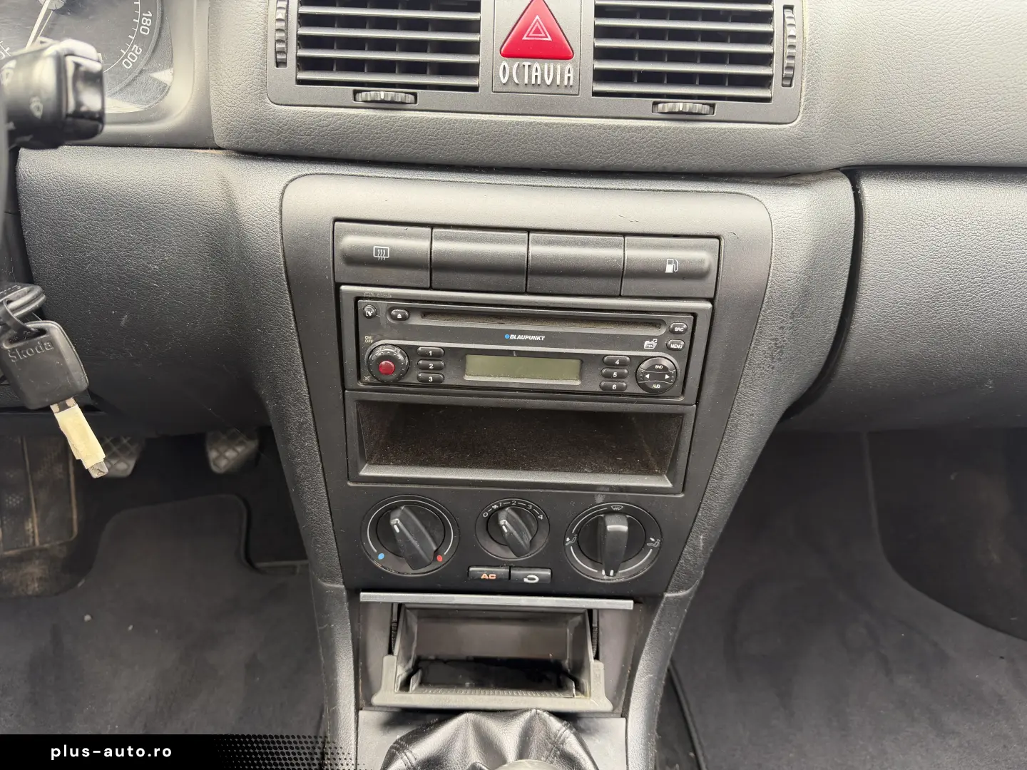 Skoda Octavia 1.4 MPI 75 CP PROPRIETAR
