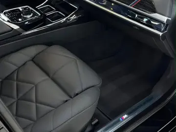 BMW 750e xDrive - M Sport
