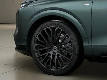 Audi Q7 SUV S line TDI quattro 220kW TechPRO  Pano