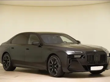 BMW 740d xDrive M Sport Pro ACC Pano B&W HUD AHK LED