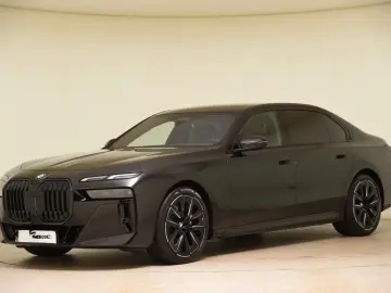 BMW 740d xDrive M Sport Pro ACC Pano B&W HUD AHK LED