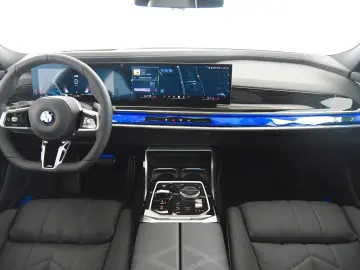 BMW 740d xDrive M Sport Pro ACC Pano B&W HUD AHK LED