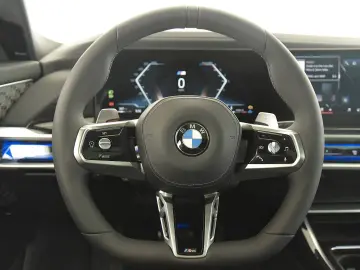 BMW 740d xDrive M Sport Pro ACC Pano B&W HUD AHK LED