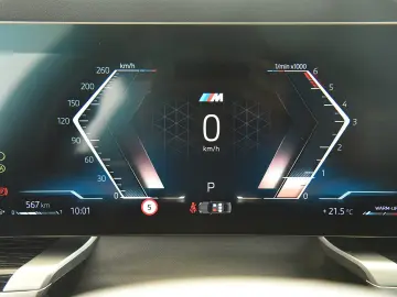 BMW 740d xDrive M Sport Pro ACC Pano B&W HUD AHK LED