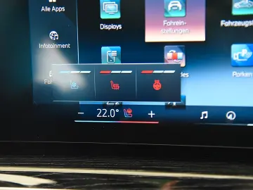 BMW 740d xDrive M Sport Pro ACC Pano B&W HUD AHK LED