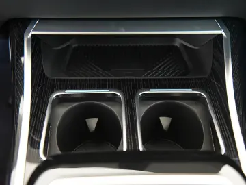 BMW 740d xDrive M Sport Pro ACC Pano B&W HUD AHK LED