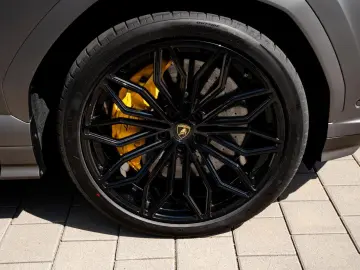 Lamborghini Urus SE   PD26   Carbon   B&O   TV   Panoramic