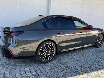 BMW 750e xDr.  MSPORT PRO LOUNGE SEAT FUND ENT 2026