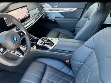 BMW 750e xDr.  MSPORT PRO LOUNGE SEAT FUND ENT 2026