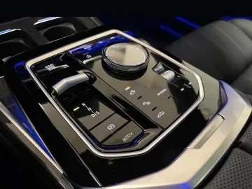 BMW 750e xDr.  MSPORT PRO LOUNGE SEAT FUND ENT 2026