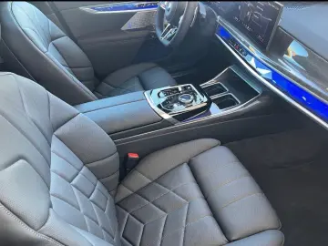 BMW 750e xDr.  MSPORT PRO LOUNGE SEAT FUND ENT 2026